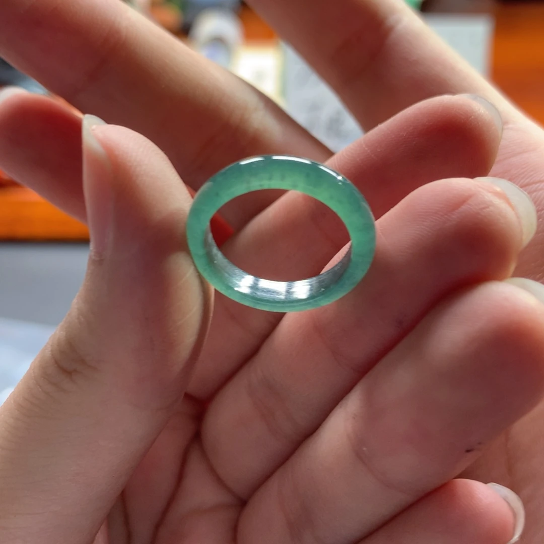 翡翠戒指未镶嵌危 8不退换