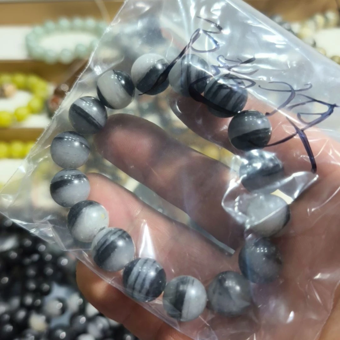 随***看石英岩玉手链未镶嵌