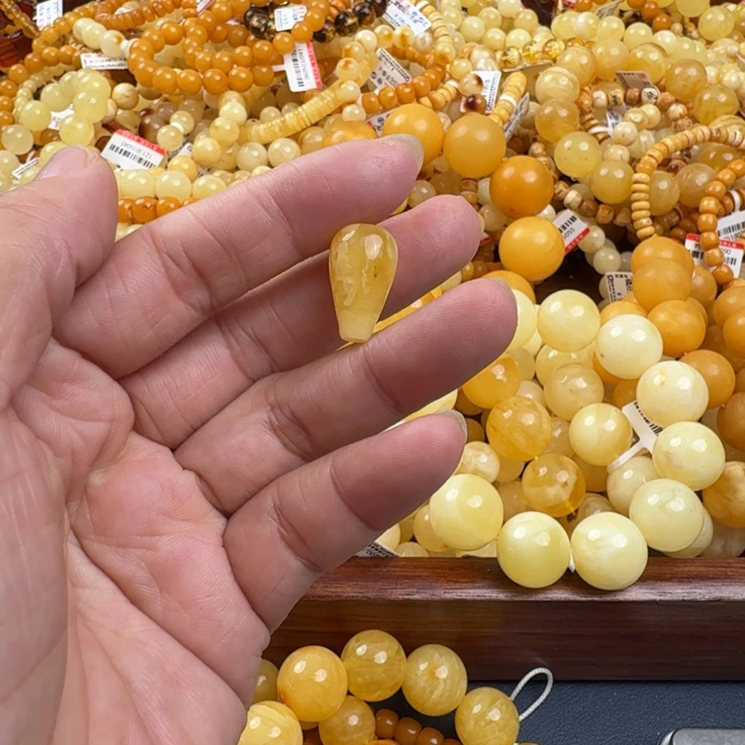 未镶嵌琥珀珠宝奇石