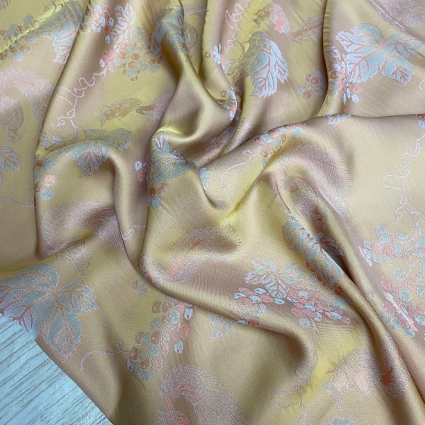 四径角螺浮光锦松茸小镇绸缎旗袍连衣裙家居服吊带服装手工布料