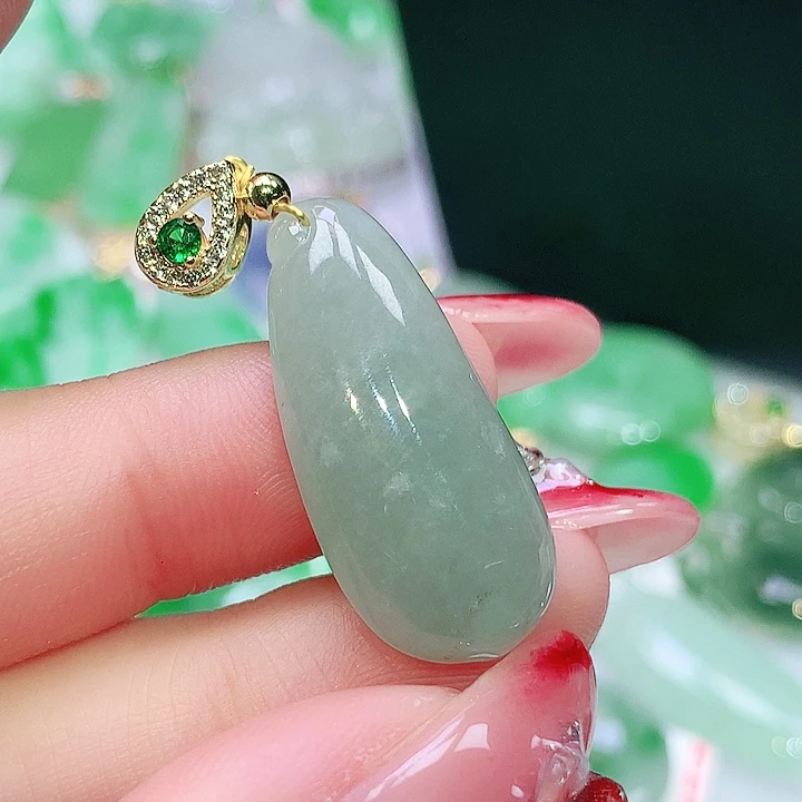 翡翠未镶嵌颈饰翡翠