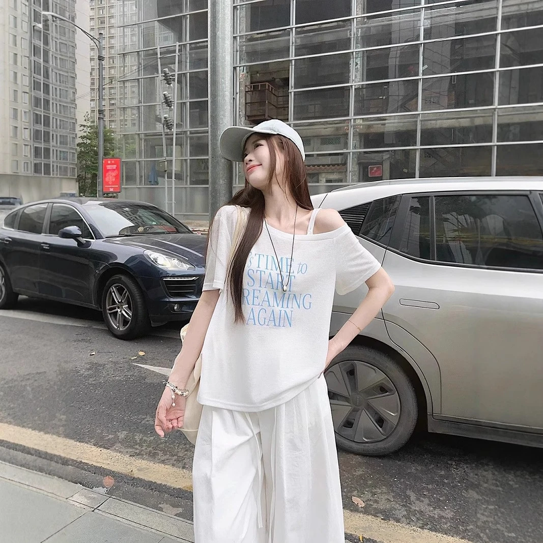 chic短袖T恤斜肩设计感显瘦洋气【】露肩夏季上衣工厂印花字母女