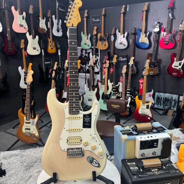 特价FENDER电吉他玩家二代单单双亚麻白0140540525