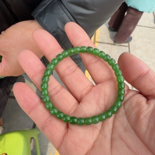 和田玉手链未镶嵌乌兰海苹果绿无黑点卡6
