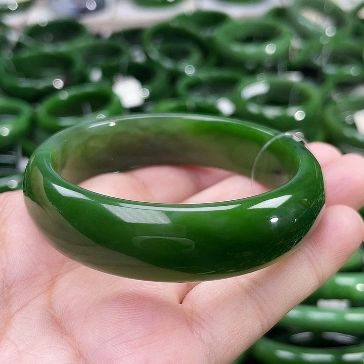 未镶嵌手镯和田玉（碧玉）