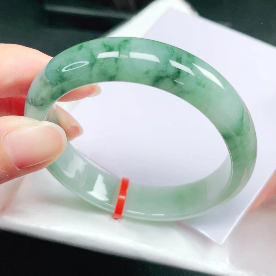 翡翠未镶嵌手镯54贵