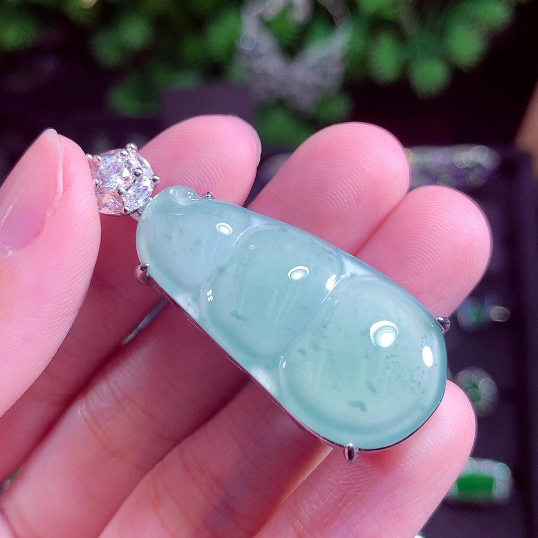 颈饰未镶嵌翡翠天然