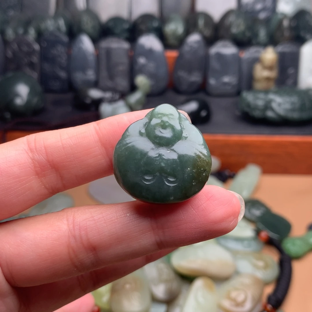 和田玉未镶嵌颈饰挂件46