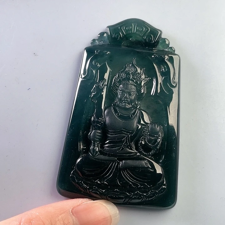 翡翠颈饰未镶嵌唔*王