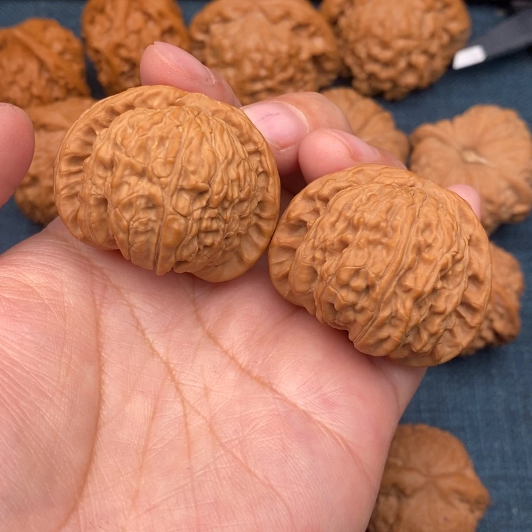 文玩核桃把件40.8精品闷白全品