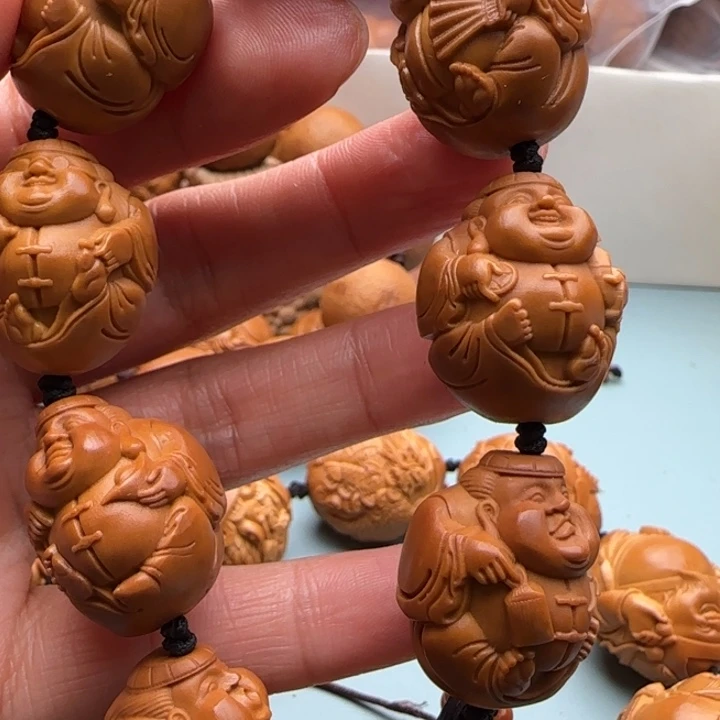 橄榄核手串雕刻工艺