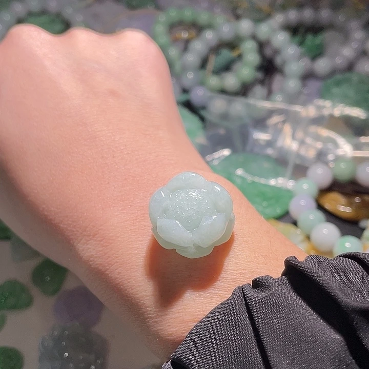 颈饰未镶嵌翡翠天