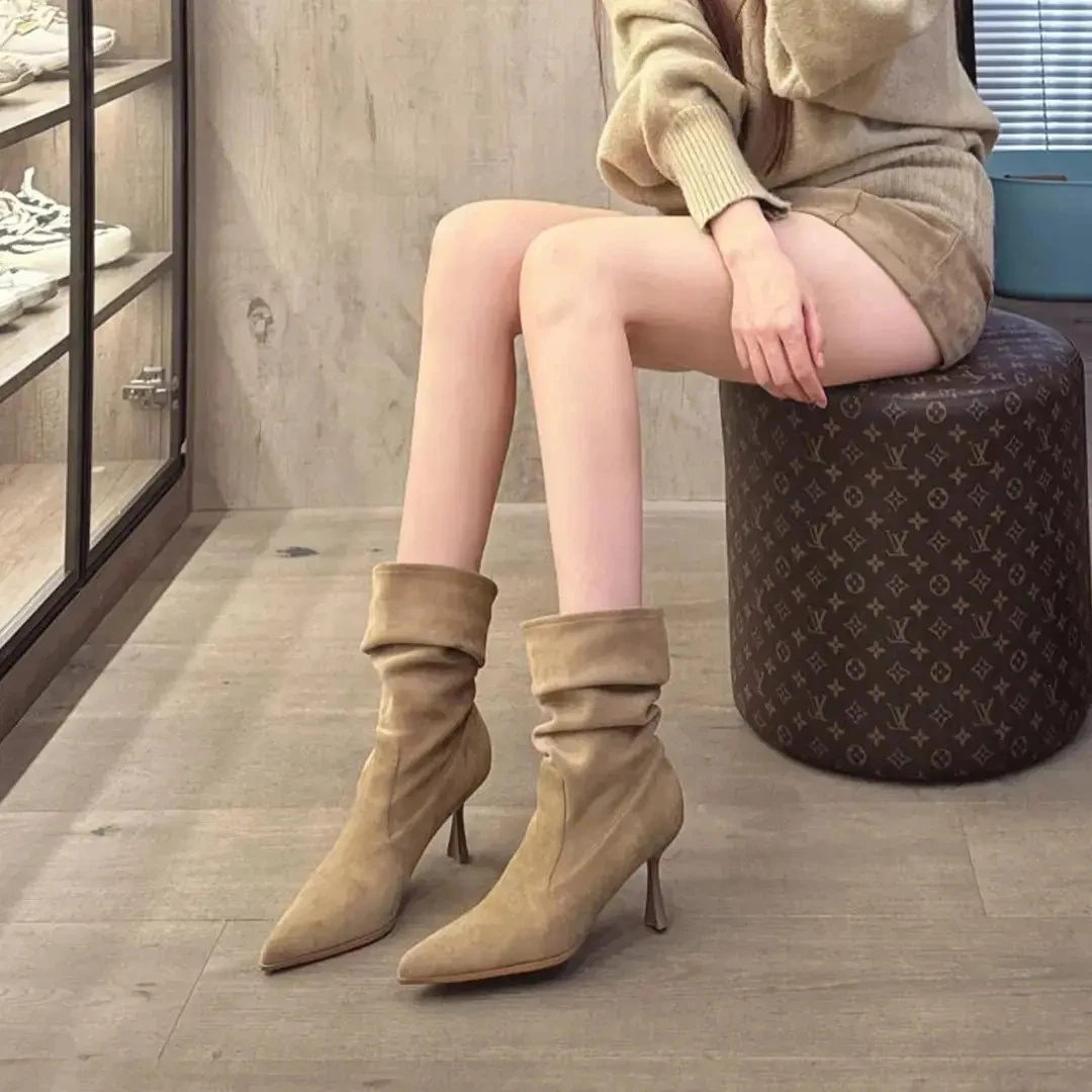 西部牛仔风格靴子秋冬新款卡其美拉德堆堆靴时装靴褶皱中筒长靴女