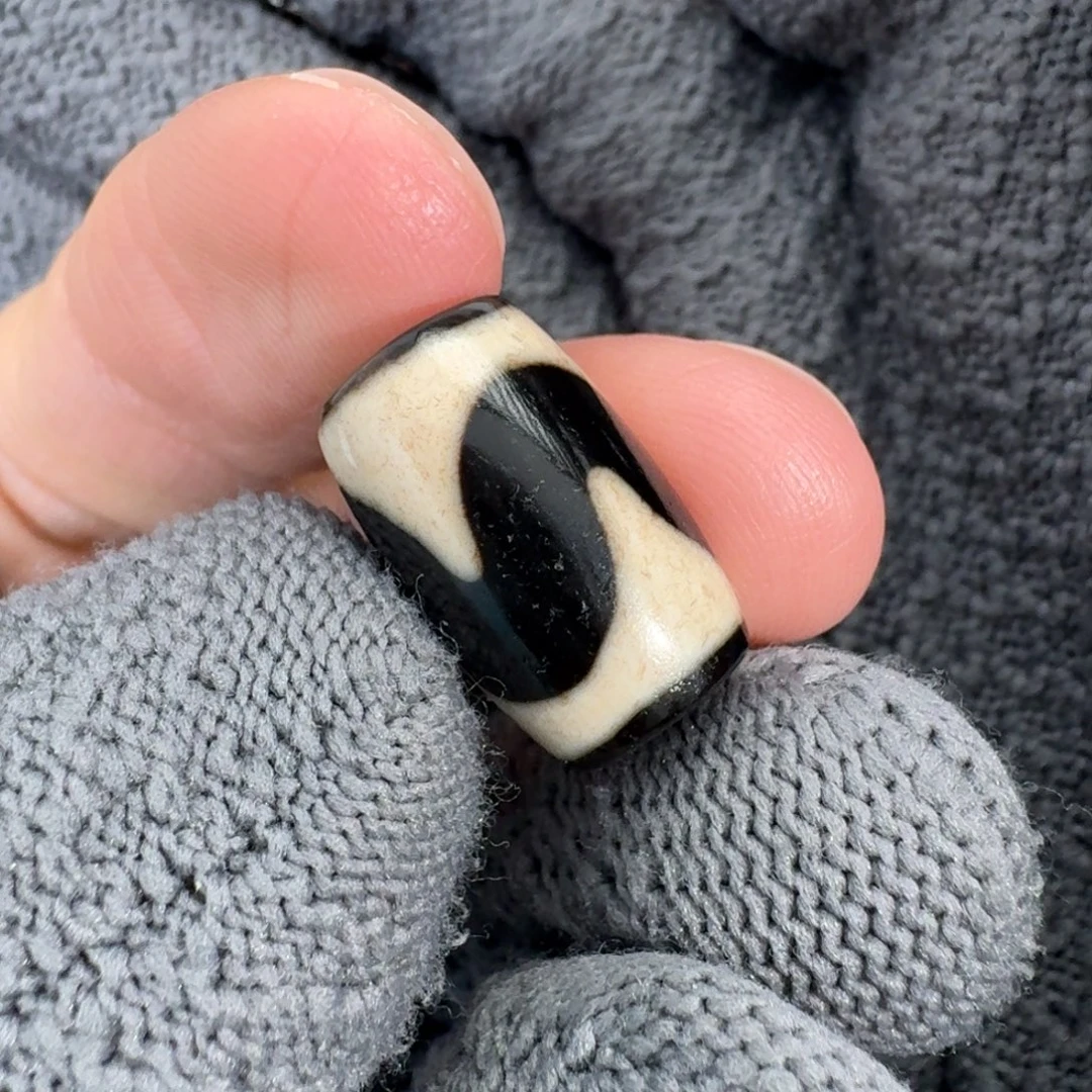 七***线玛瑙/玉髓未镶嵌颈饰