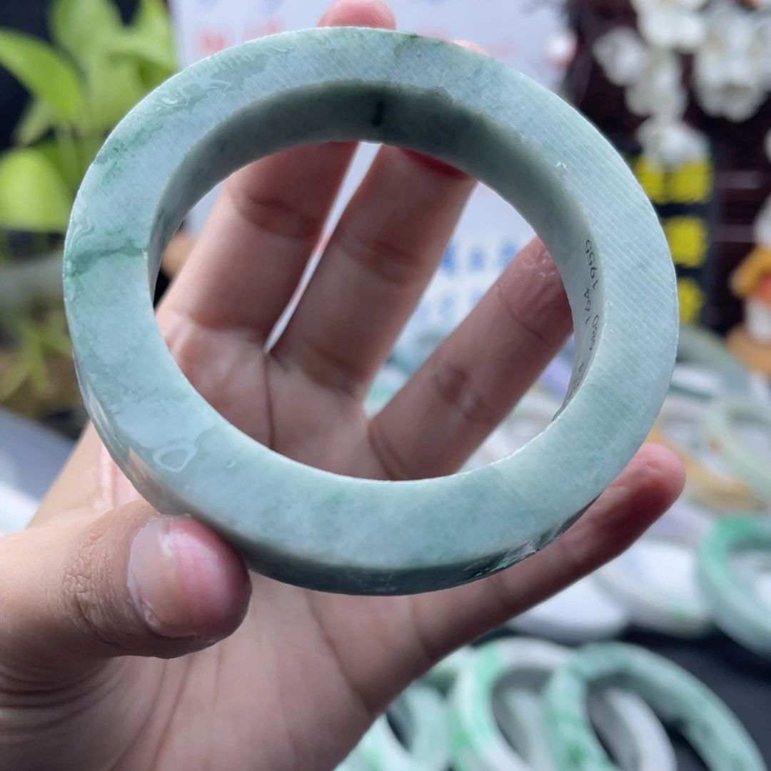 未镶嵌正圈翡翠手镯定制翡翠