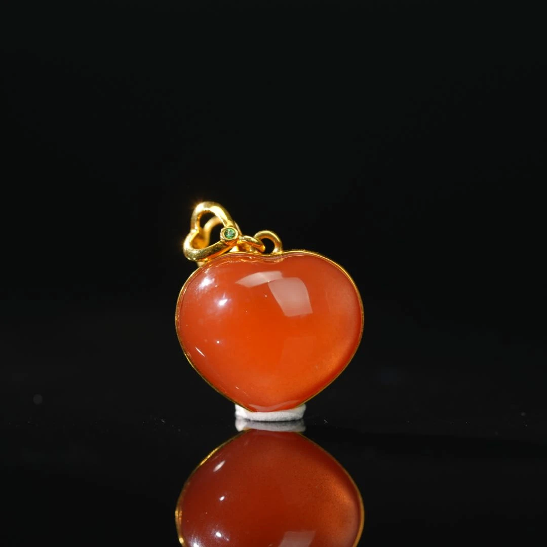 【初见珠宝】18k金南红爱心吊坠3-2CH130X29【多样性发一件】12*10mm+