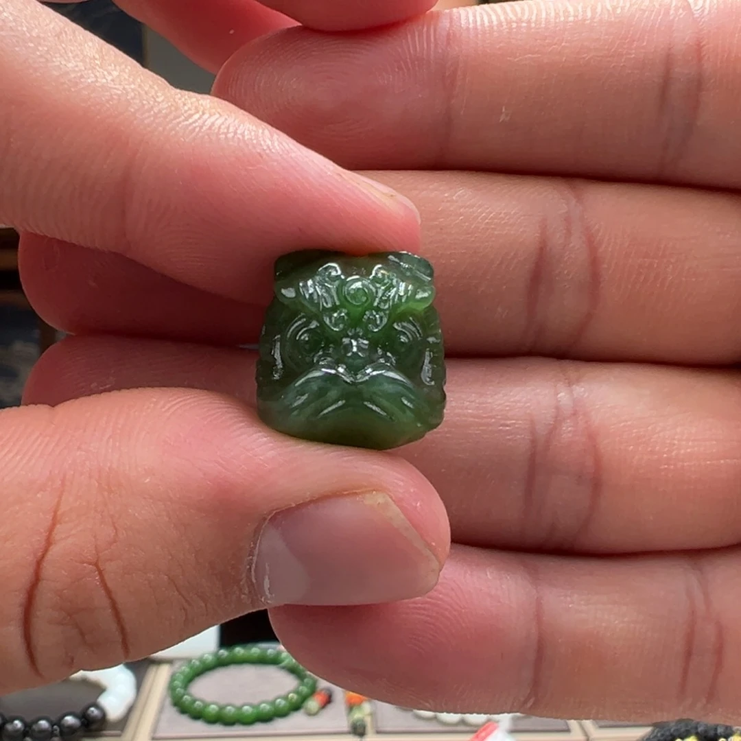 手串未镶嵌和田玉卡15mm醒狮碧玉