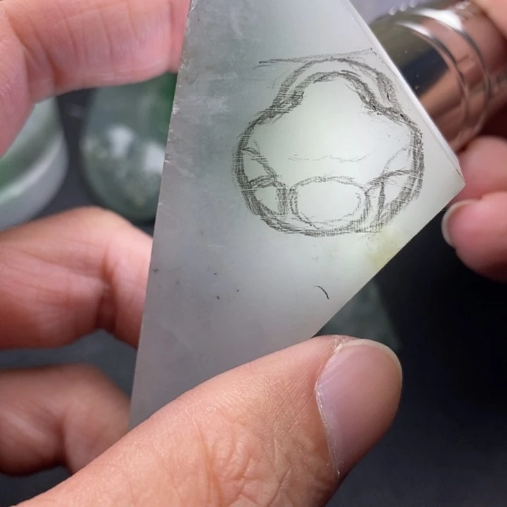 翡翠未镶嵌颈饰翡翠未镶嵌颈饰