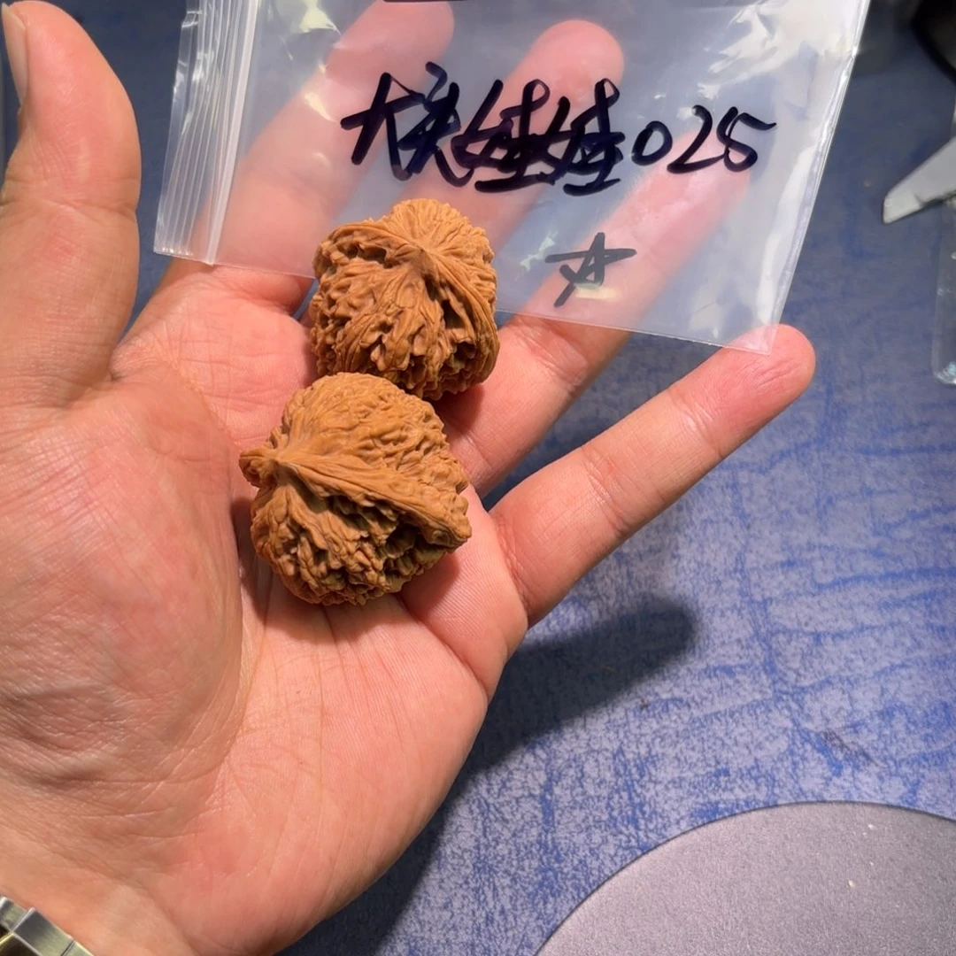 大***5吊坠桃核39毕业全品南疆