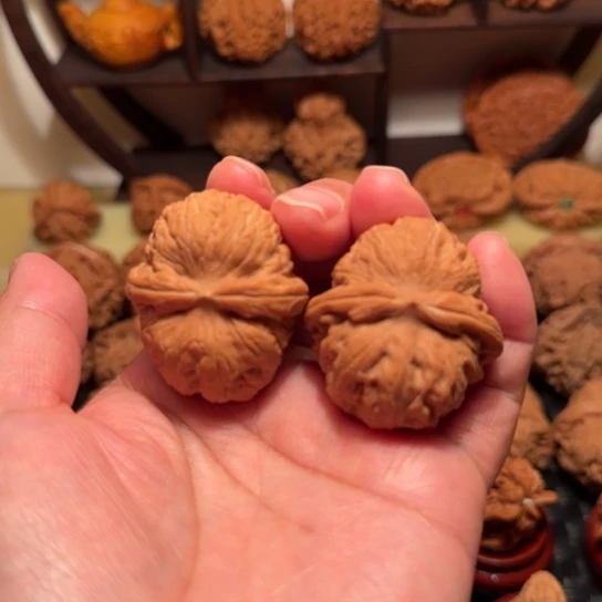 文玩核桃吊坠?**寶元宝