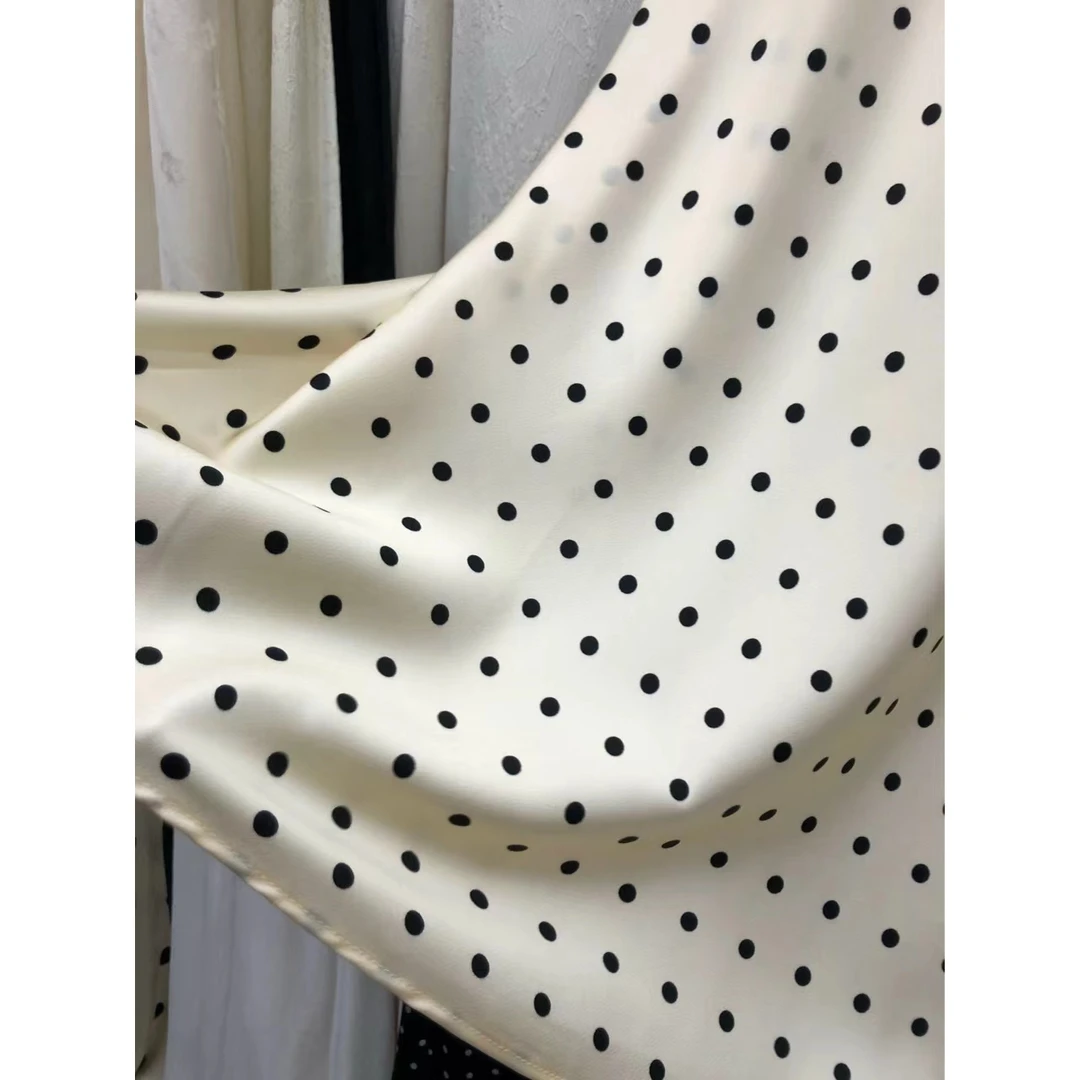 9207两色波点半身裙