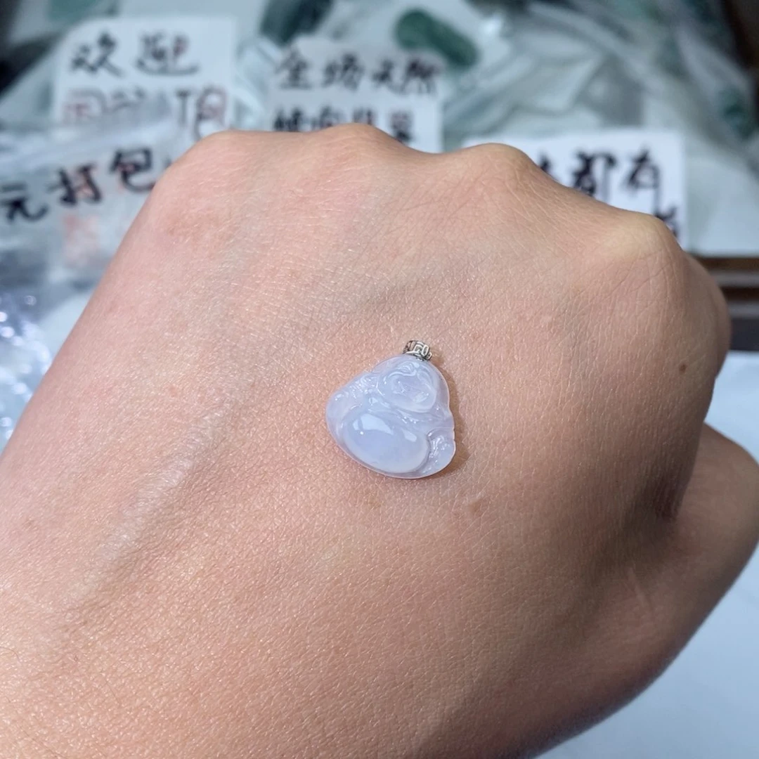 颈饰18K金镶嵌翡翠