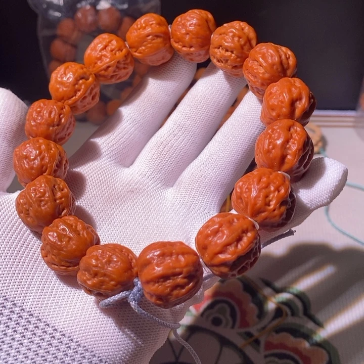 文玩核桃手串……40