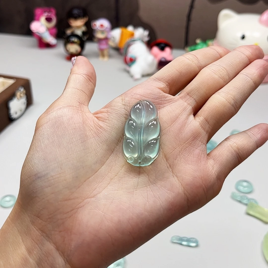 未镶嵌蛇纹石玉吊坠