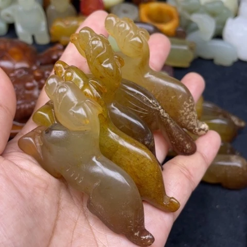 唐***令蛇纹石玉未镶嵌颈饰45