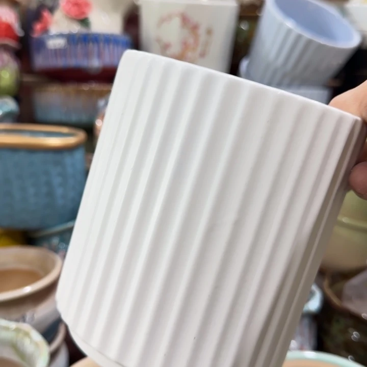 凑9块包邮，有孔花盆