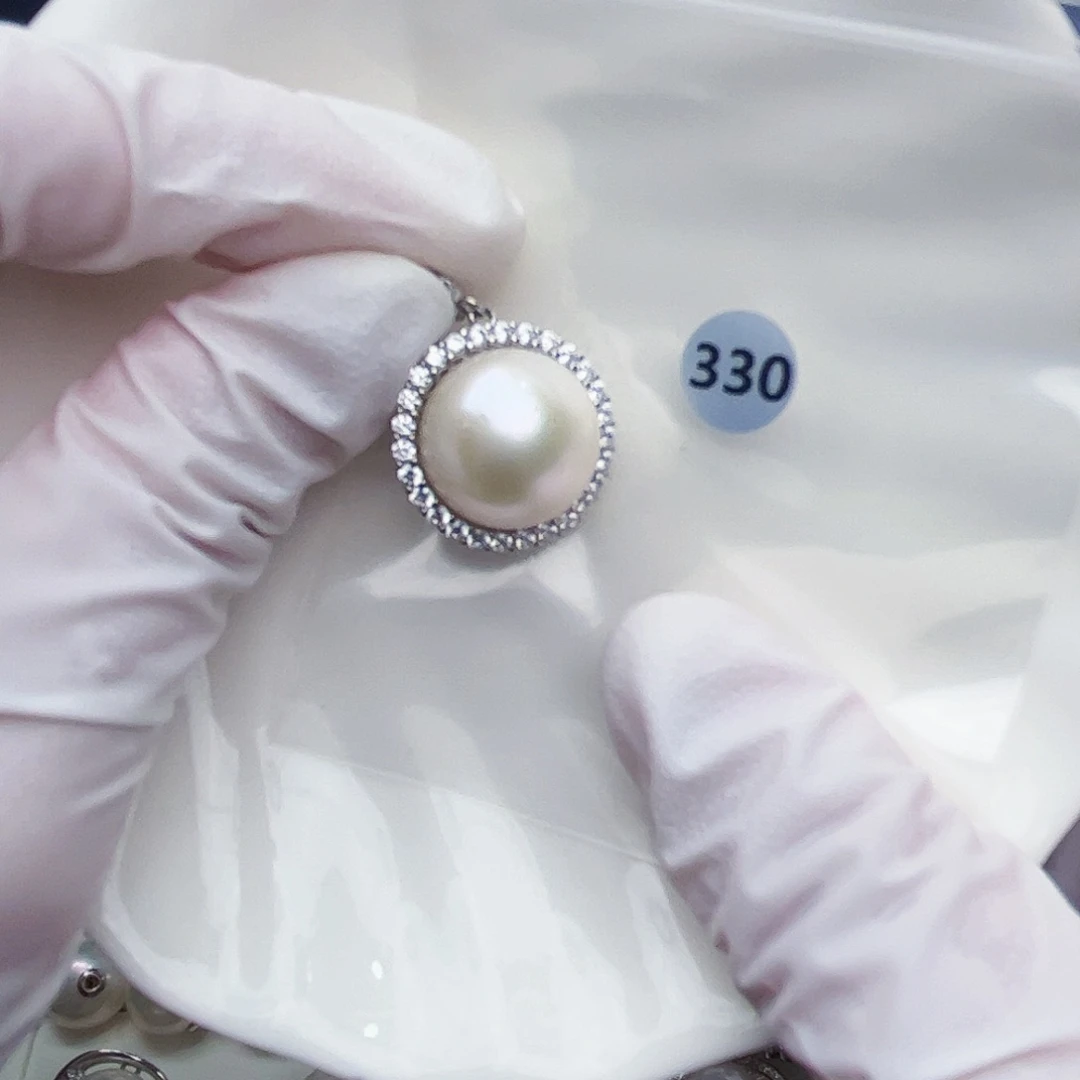 银S925镶嵌淡水珍珠耳饰