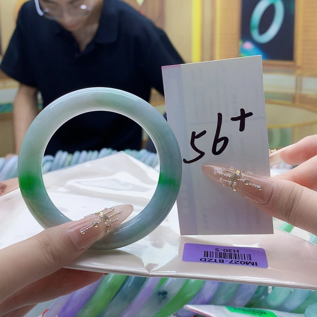翡翠未镶嵌手镯nn