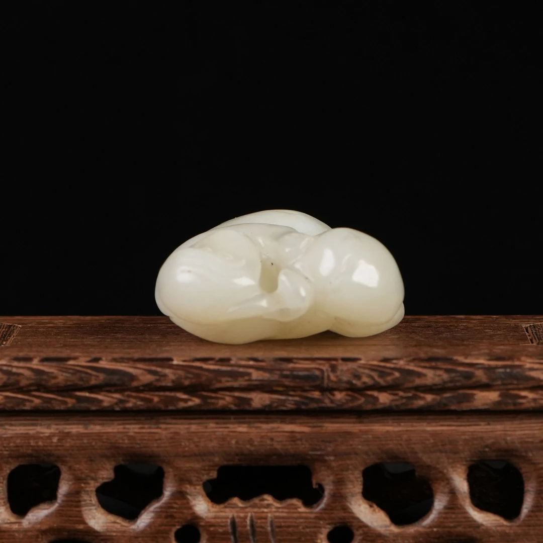 lot 11260 1882 公元19-20世纪前期 玉灵猴献寿 44g