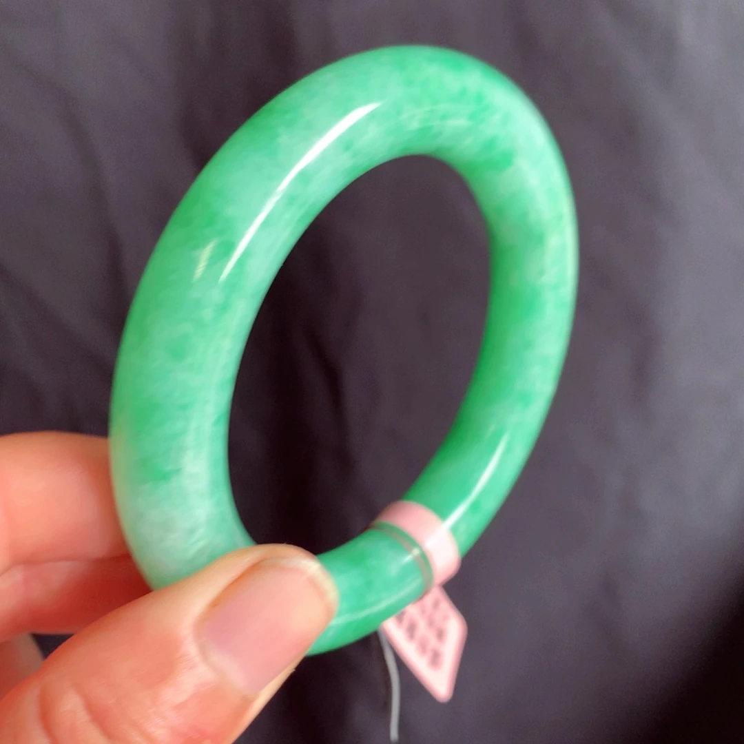 翡翠手镯未镶嵌缅甸翡翠