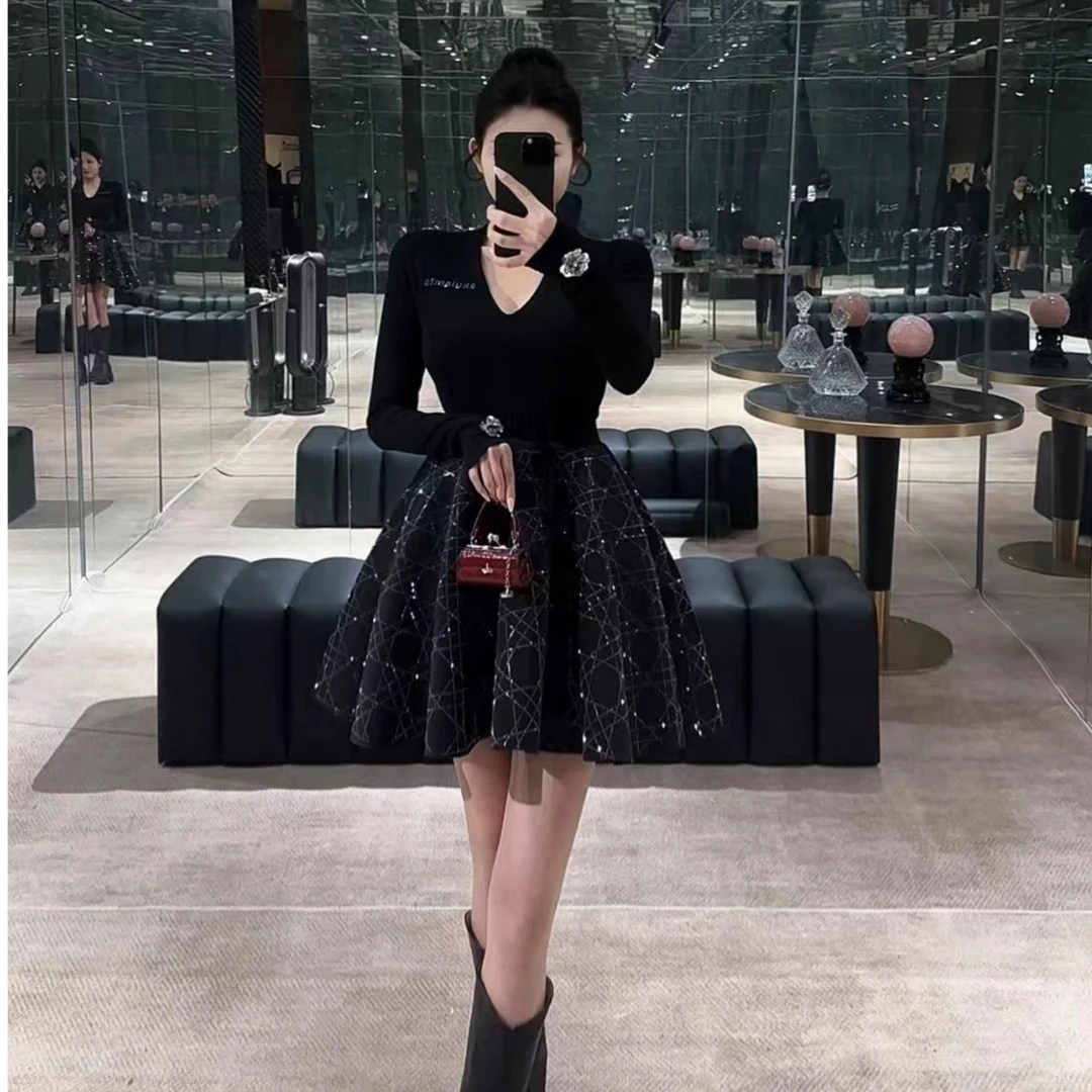 2025akulamata法式新春热款三显高瘦白上衣小香风长短裙2件套[43]