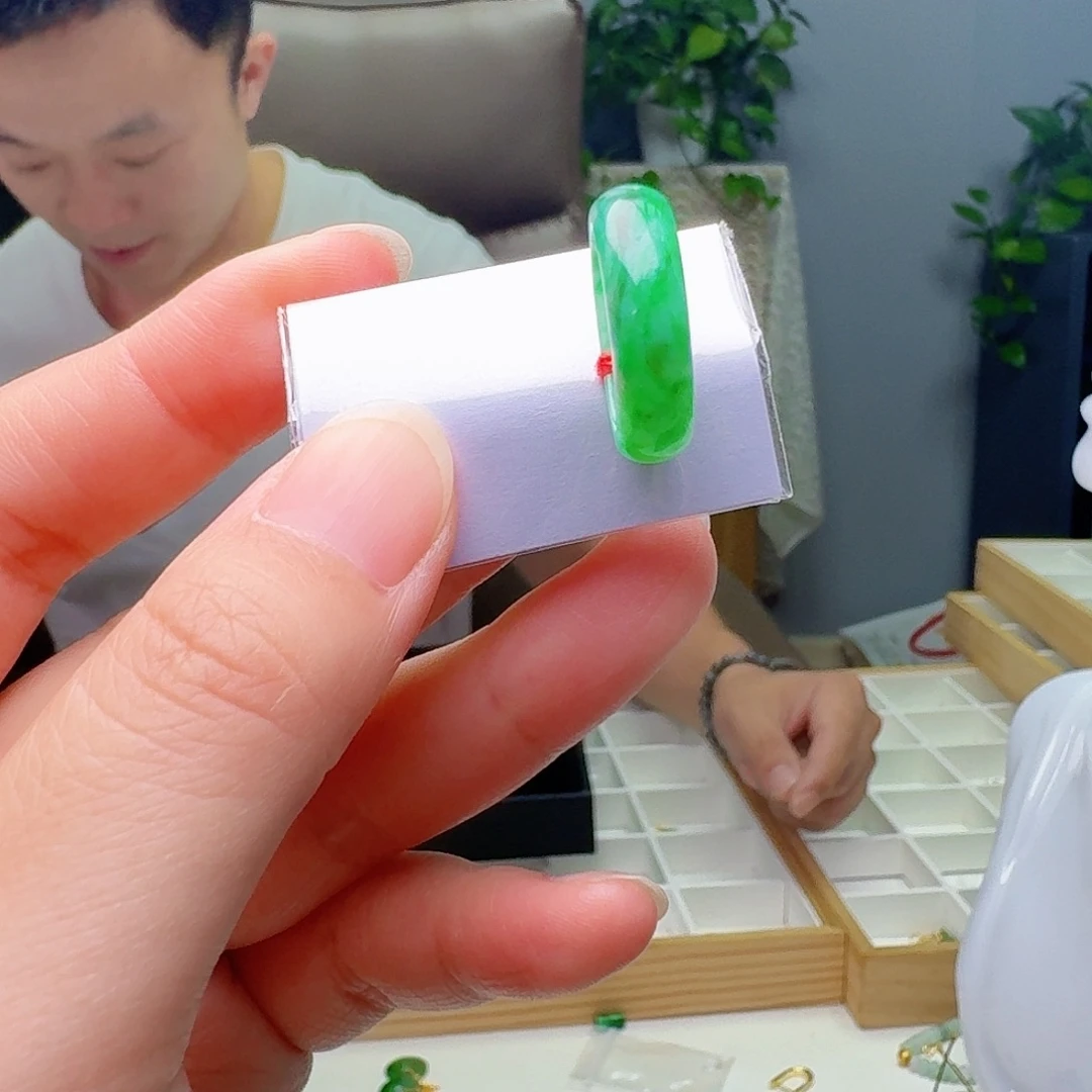 翡翠未镶嵌戒指天然