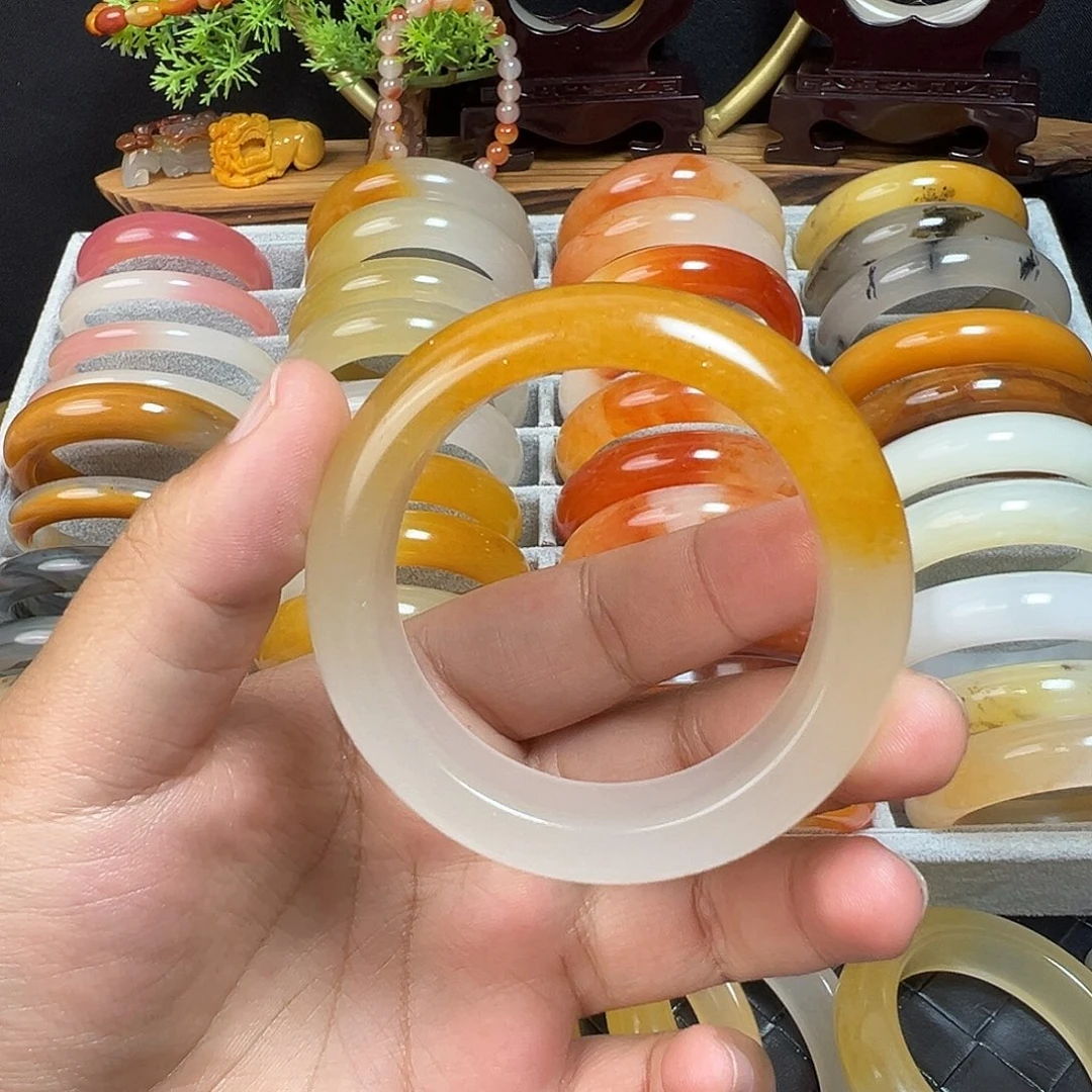 @***木石英质玉（黄龙玉）未镶嵌手镯