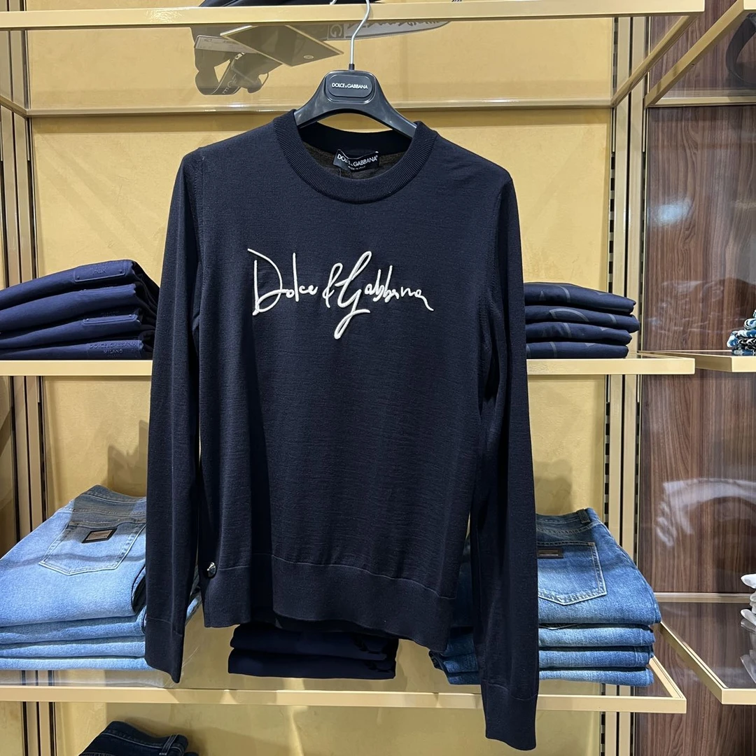 【CC在欧洲】D....G 1号 黑色刺绣毛衣