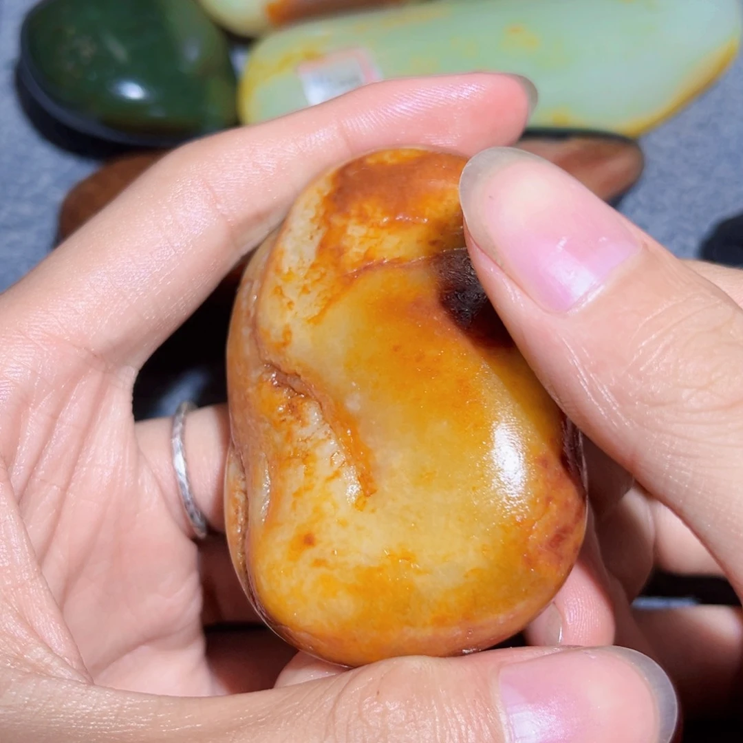 和田玉未镶嵌珠宝奇石