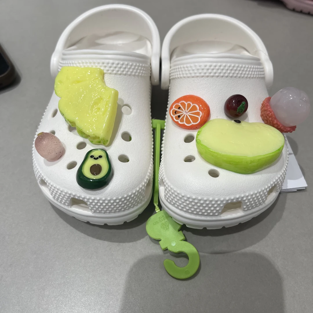 6990儿童香蕉洞洞鞋