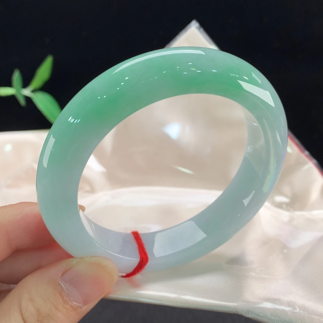 翡翠未镶嵌手镯0202