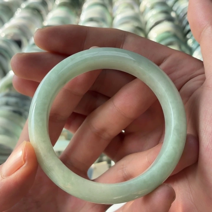 翡翠未镶嵌手镯翡翠手镯