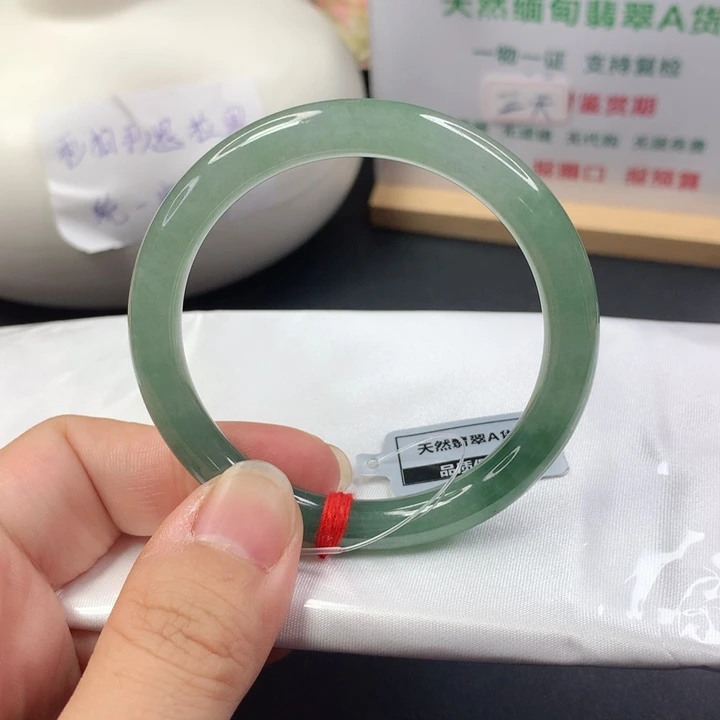 未镶嵌手镯（圆镯）翡翠5152