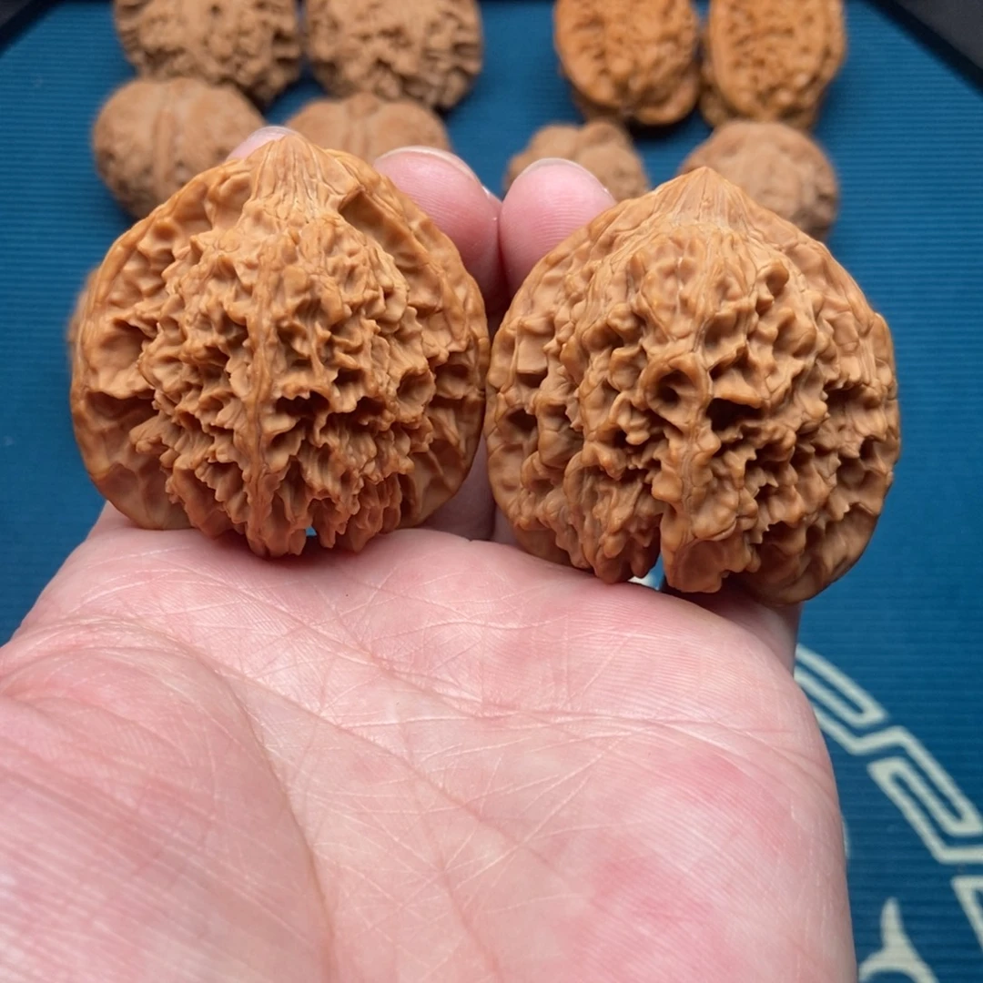 我***飞文玩核桃把件满天星