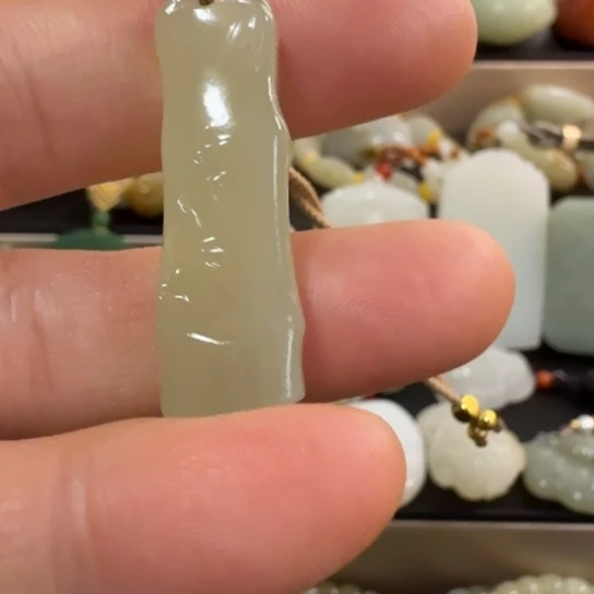和田玉（糖玉）未镶嵌颈饰
