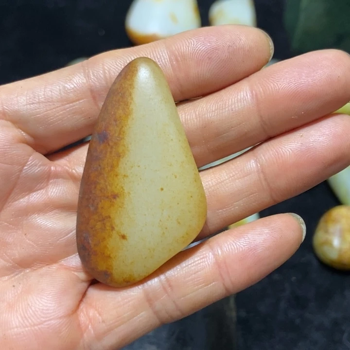 和田玉（糖玉）未镶嵌挂件