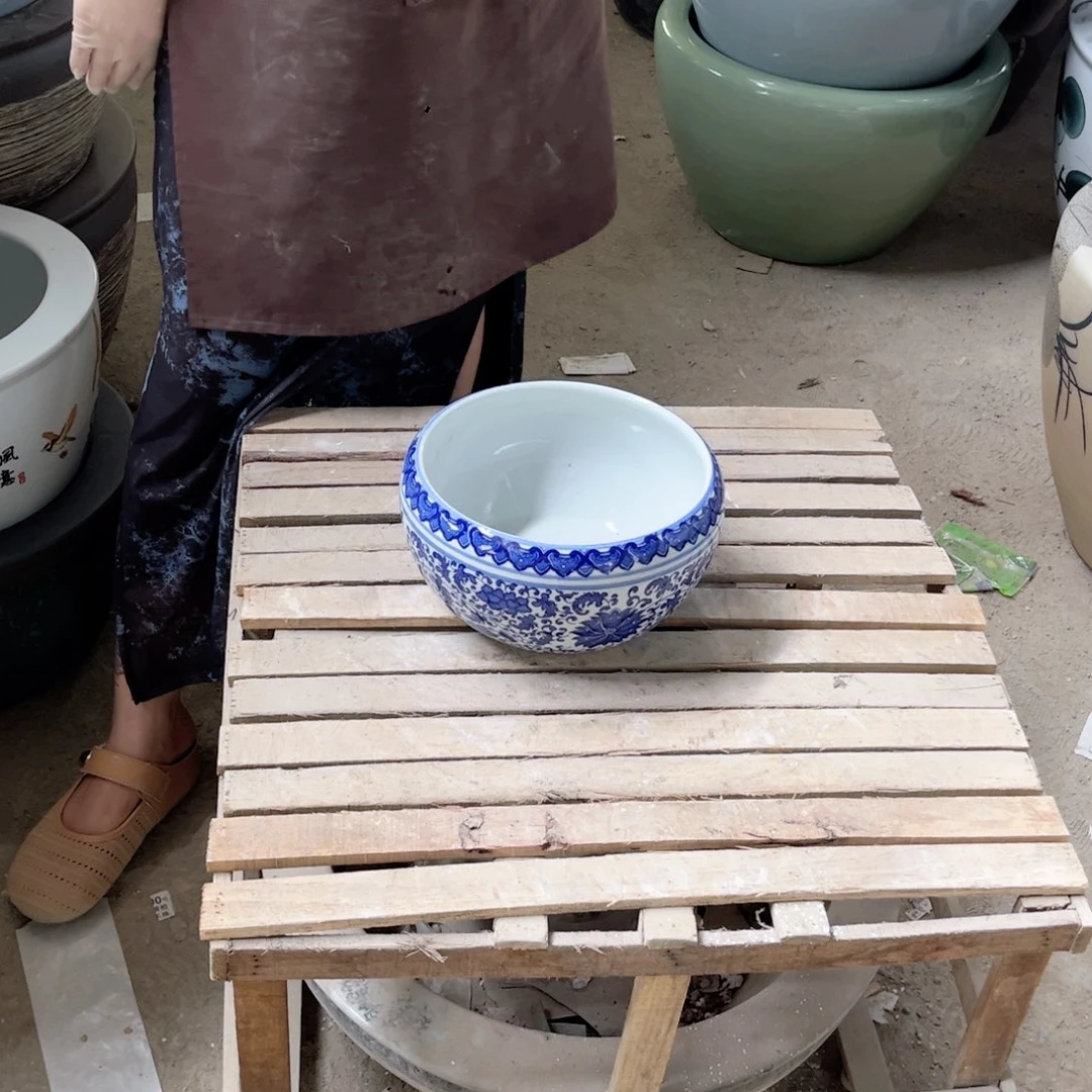 瓷片缠枝莲23.88888888888
