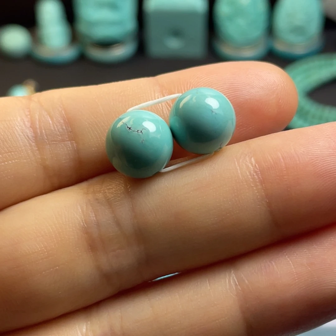 绿松石未镶嵌颈饰