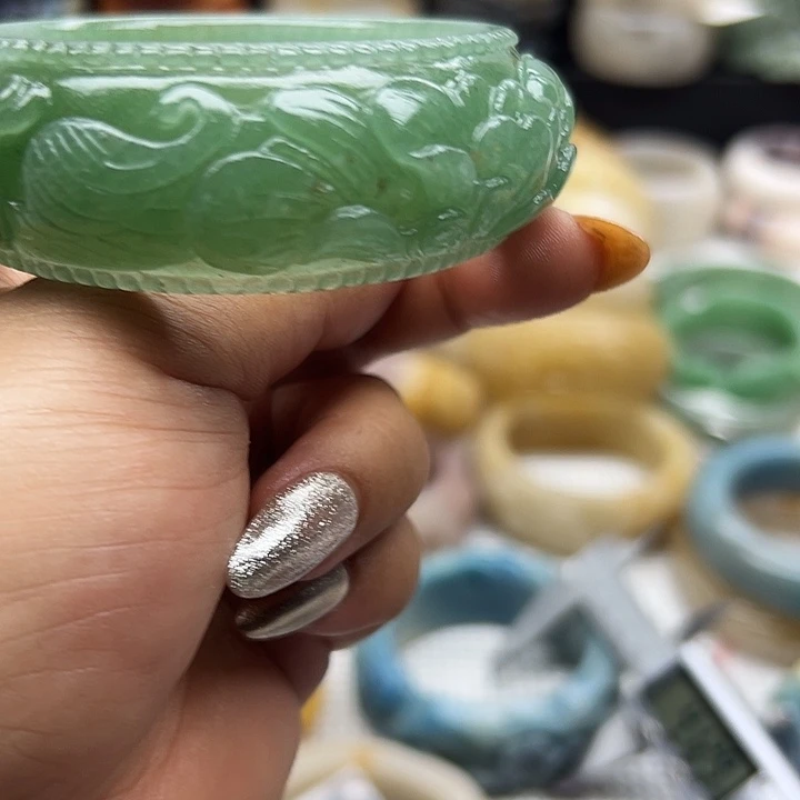 石英岩玉手镯未镶嵌浅**歌