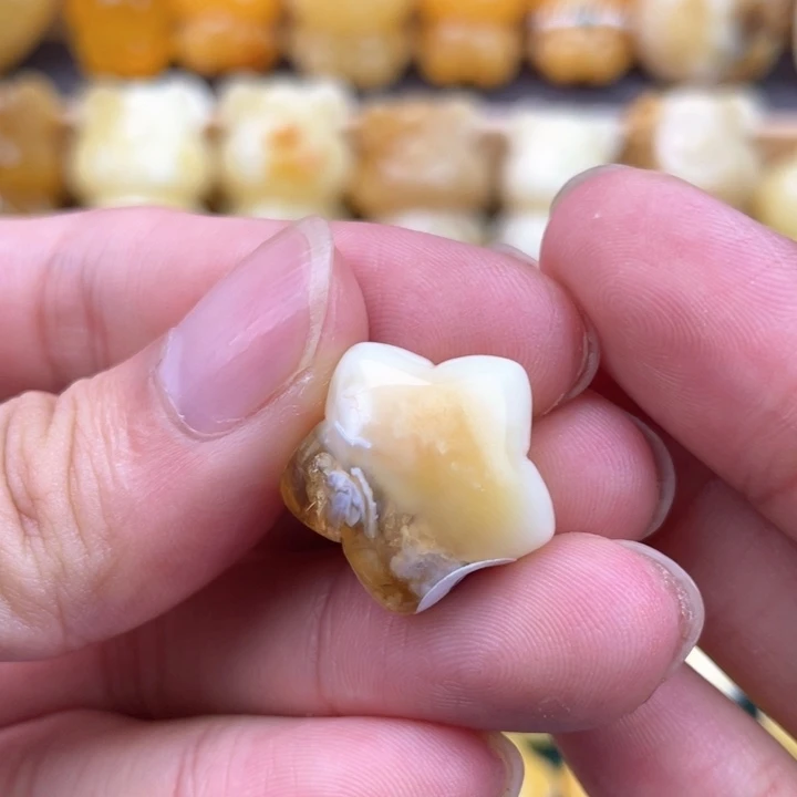 未镶嵌琥珀裸石蜜蜡